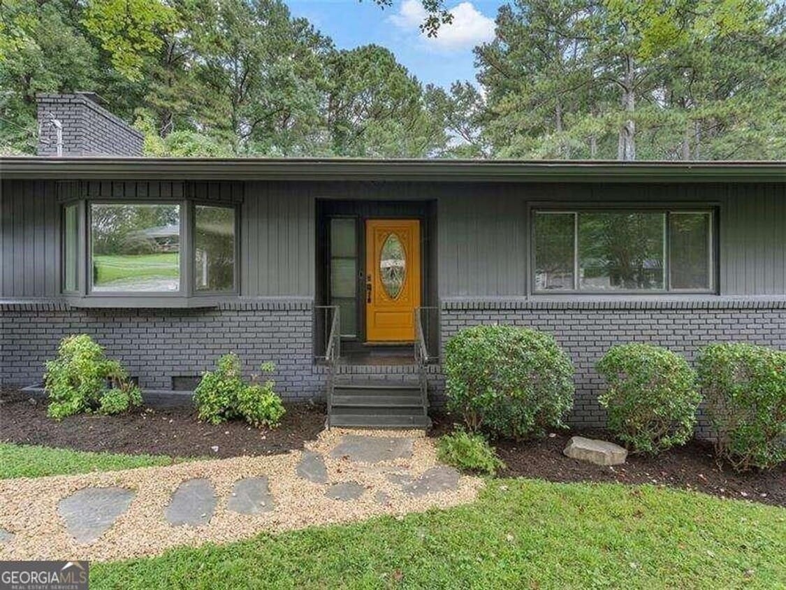 Atlanta Rental with Space, Style & Unbeatable Location - Atlanta Rental with Space, Style & Unbeatable Location