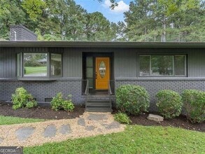 Building Photo - 1914 Mcjenkin Dr NE
