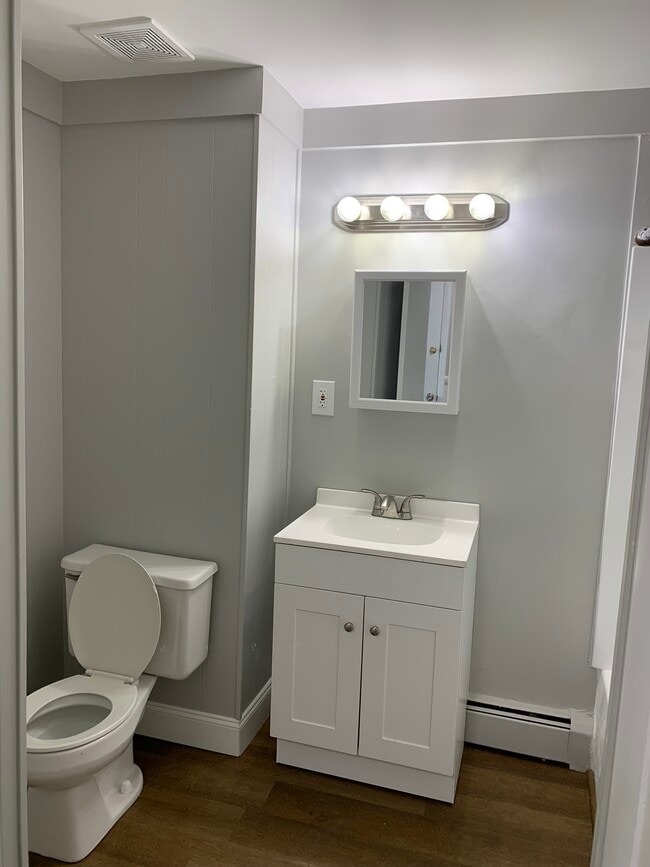 Full Bath (with bathroom closet) - 46 Jeffers St