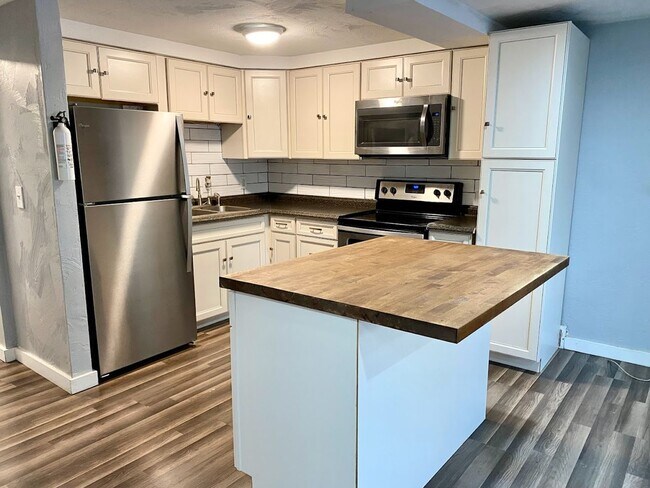 Foto del edificio - 1416 Rutherford Ave