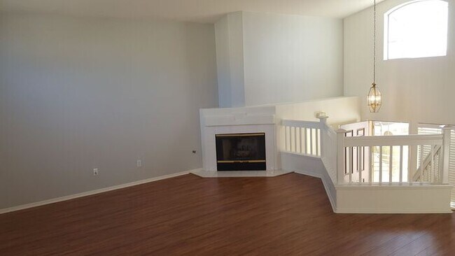 Building Photo - Spacious Mission Creek Community Home
