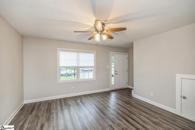 Foto del edificio - 222 Emerald Park Ct