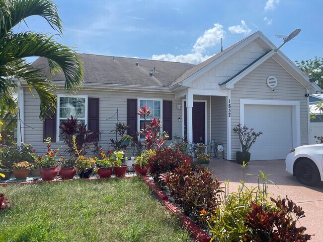 Foto del edificio - 1832 SW Cameo Blvd