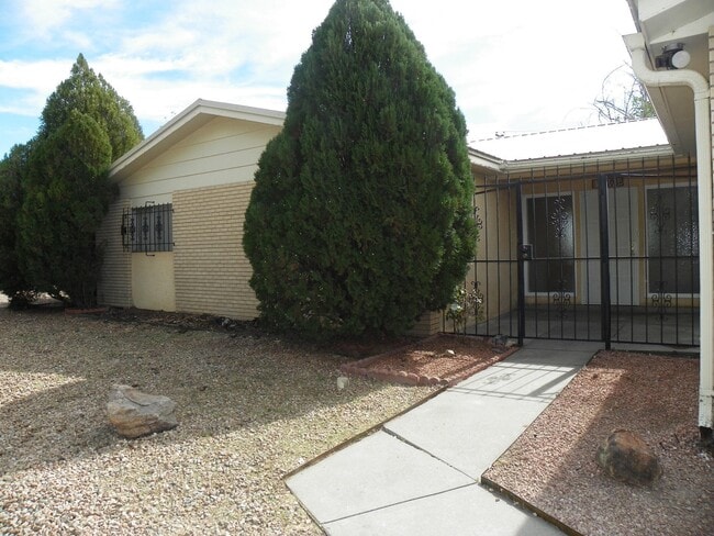 Foto del edificio - 11408 Lexington Ave NE