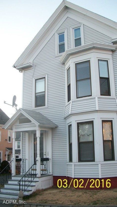 Primary Photo - 15 10th Ave