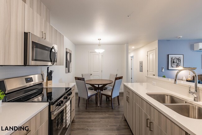 Building Photo - 355 Bradley Blvd