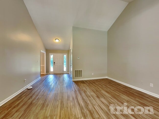 Building Photo - 46 Albemarle Dr