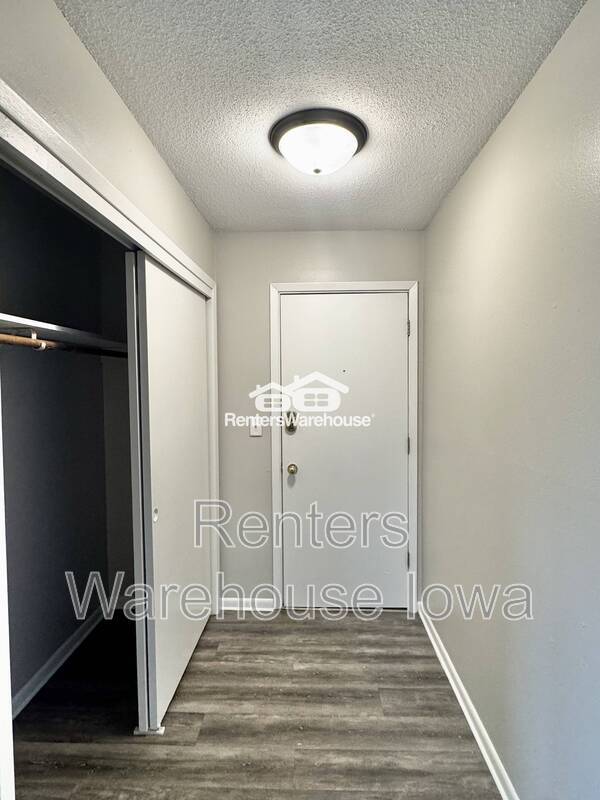 Foto del edificio - 110 NW College Ave