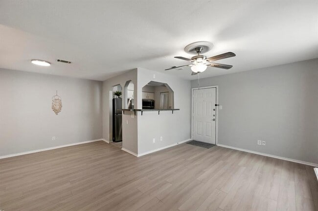 Foto del edificio - 6903 Deatonhill Dr