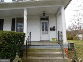 Building Photo - 217 E Main St