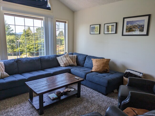 Photo du bâtiment - 1006 Highrock Av