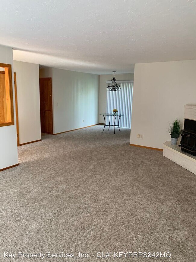 Building Photo - 3 br, 1.5 bath House - 8704 NE 58th St