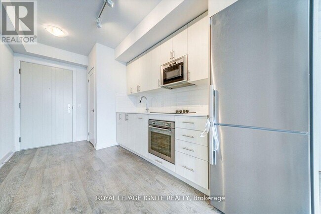 Photo du bâtiment - 2550-2550 Simcoe St N