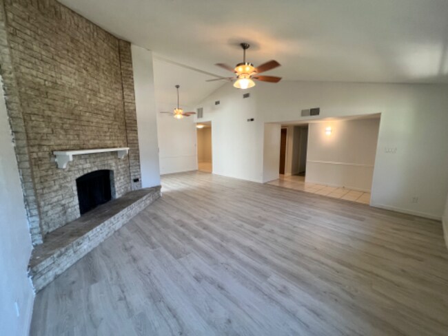 Foto del edificio - 2824 Stratford Ln
