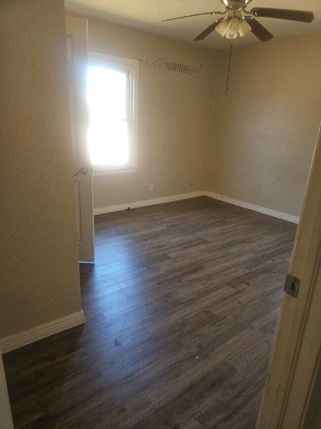 Foto del edificio - 1310 NW Bessie Ave