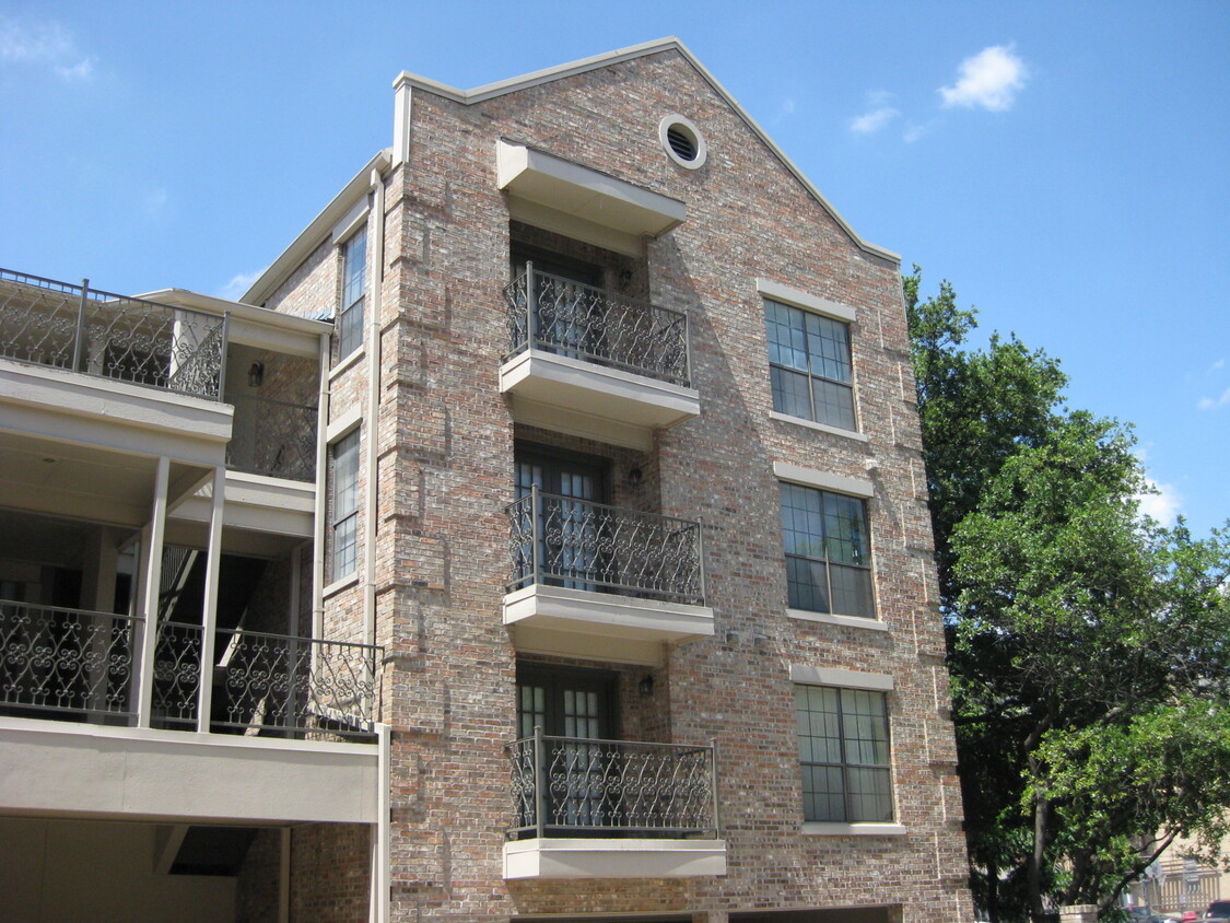 Foto del edificio - 1908 San Antonio St