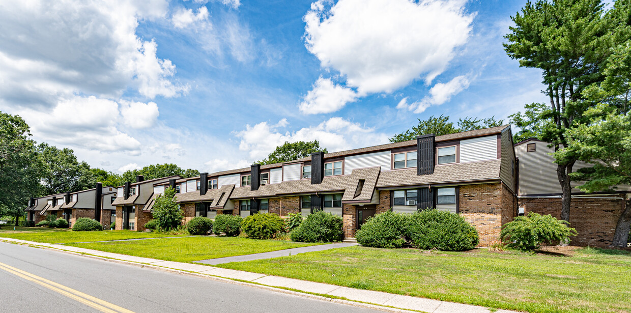 Castle Apartments - Apartments in Plainville, CT | Apartments.com