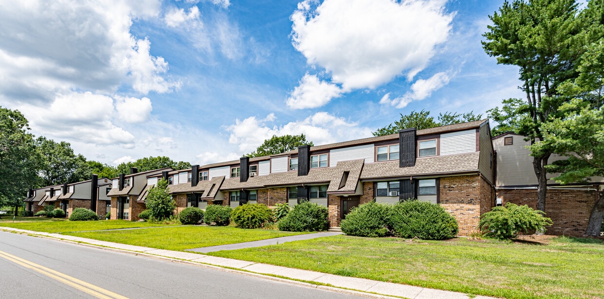 Castle Apartments Apartments in Plainville, CT