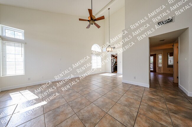 Foto del edificio - 1140 N Cambridge St