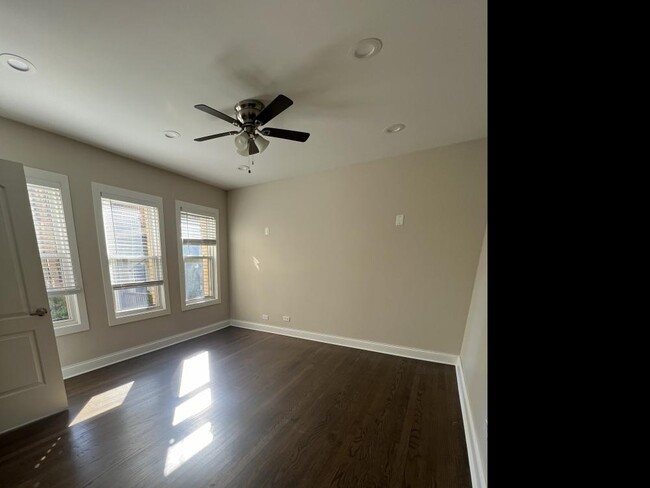 Foto del edificio - 2 bedroom in Chicago IL 60640