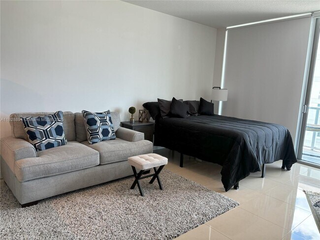 Foto del edificio - 79 SW 12th St