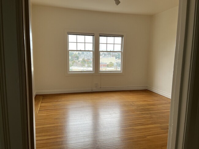 Foto del edificio - 655 Wesley Ave