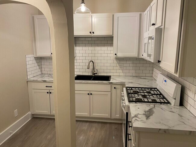 Newly remodeled kitchen - 263 Morris Ave SE