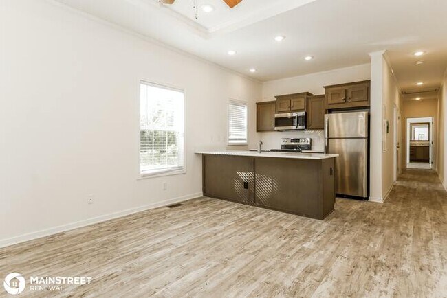 Building Photo - 1709 19th St S, St Petersburg, FL 33712