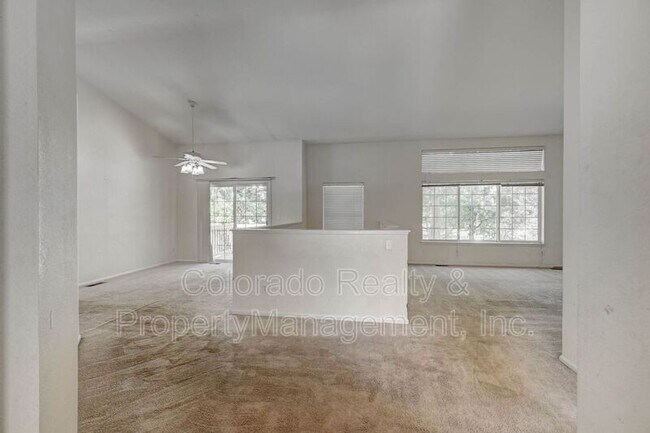 Building Photo - 9651 Brentwood Way