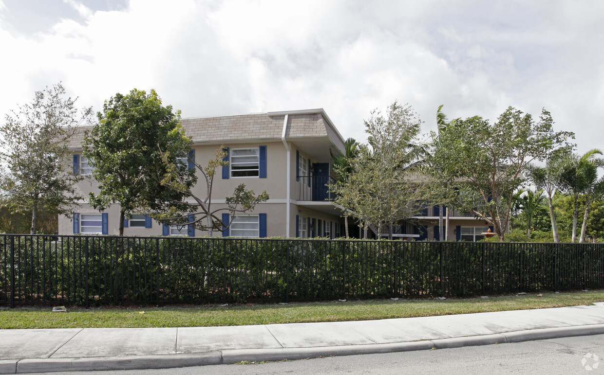 Foto principal - Delray Gulf Stream Apartments