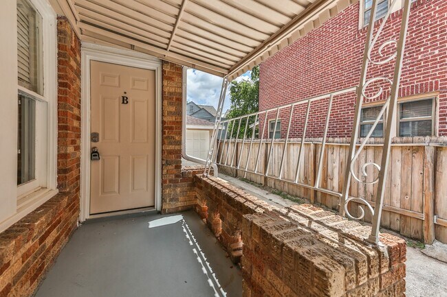 Foto del edificio - 2421 Arbor St