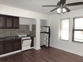 Building Photo - 1619 W Morse Ave