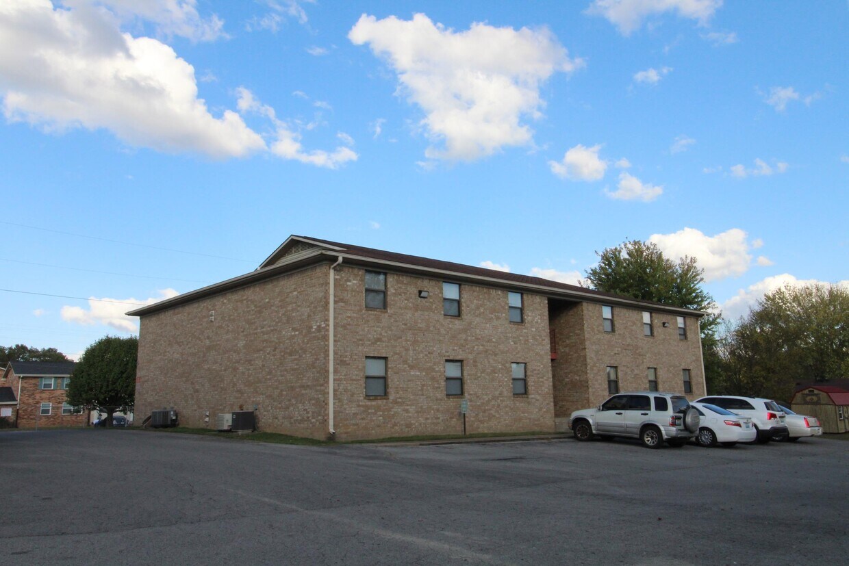 Primary Photo - 2830 Greenville Rd