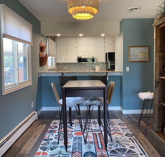 Building Photo - **$500 MOVE IN SPECIAL** 2 Bedroom 1 Bath Condo Available in Resort-Style Living in Adriel Hills!