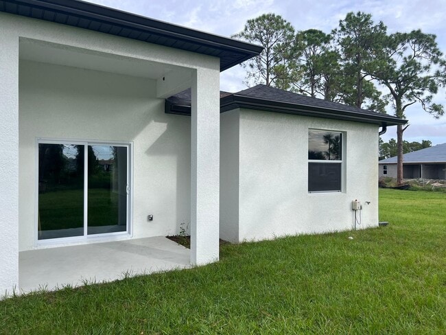 Building Photo - 4723 Golfview Ct