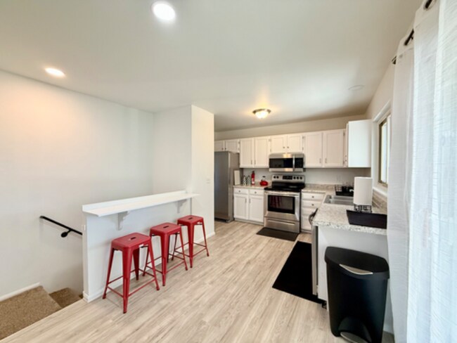 Foto del edificio - 2708 W 98th Dr