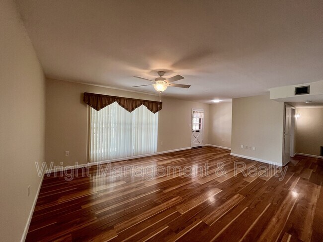 Building Photo - 704 Torrey Pines Ave