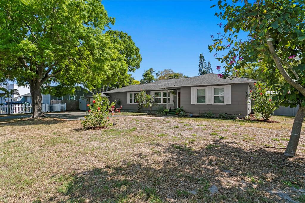 Foto principal - 3822 W Euclid Ave