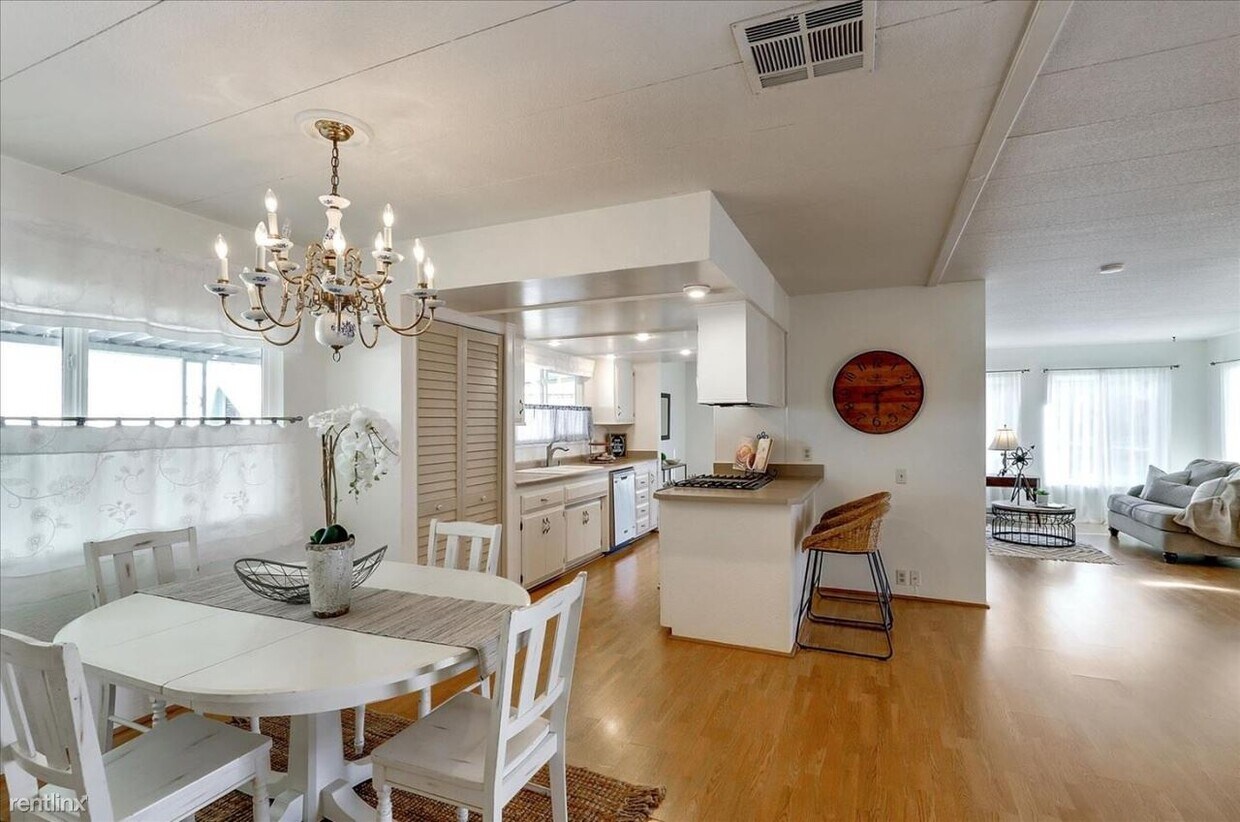 Foto principal - 2 br, 2 bath House - 275 Burnett Ave Spc 112