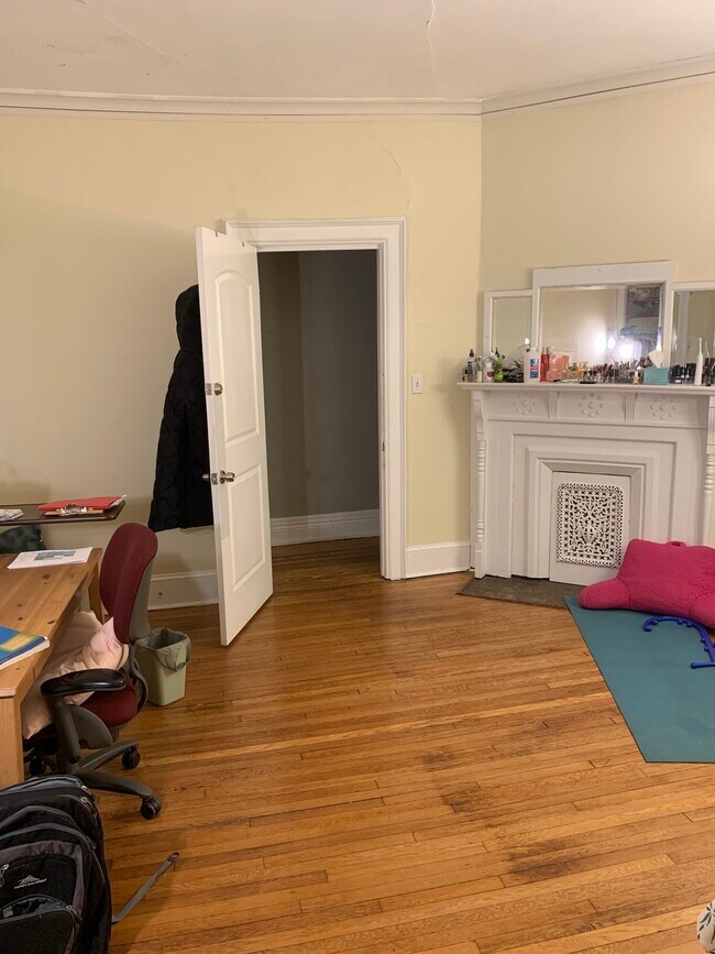Building Photo - 535 Monroe Avenue, Unit 2B