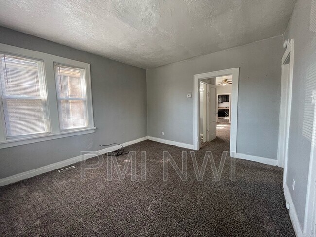 Building Photo - 3910 Catalpa St