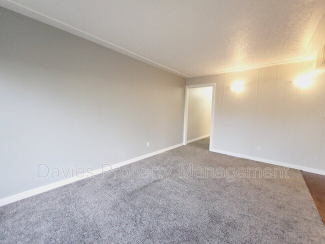 Building Photo - 7412-7483 83 Ave NW