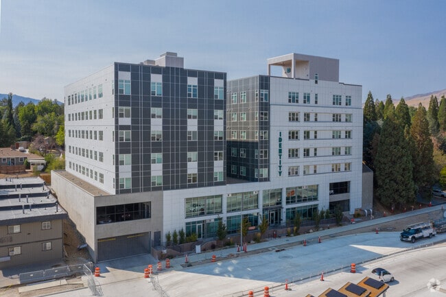 Building Photo - Fifteen51