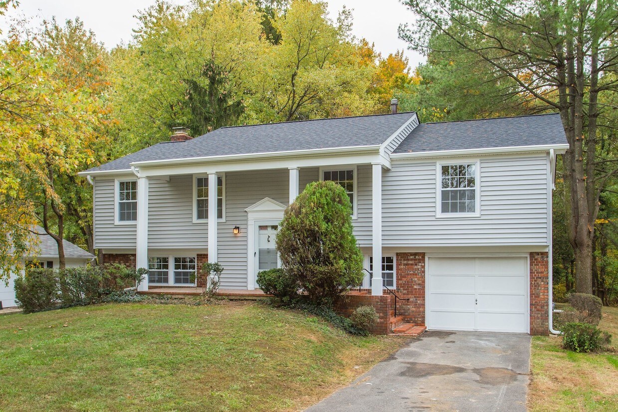 4333 Majestic Ln, Fairfax, VA 22033 House Rental in Fairfax, VA