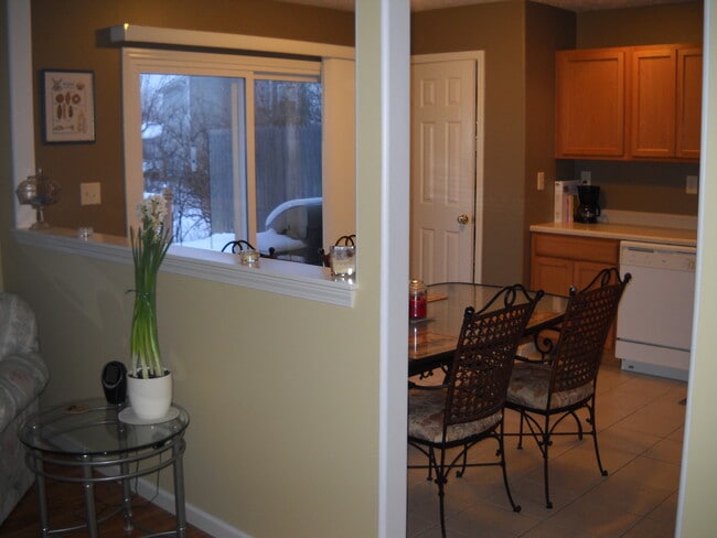 Building Photo - 3905 Chenango Pl