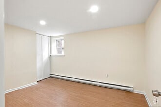 Building Photo - 78 Dora St