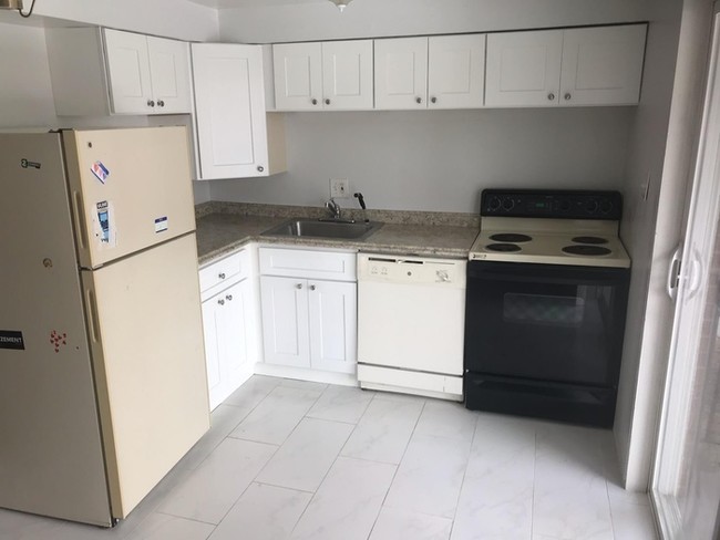 Foto del edificio - 8327 S Reed St
