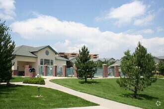 Building Photo - 530 Mohawk Dr