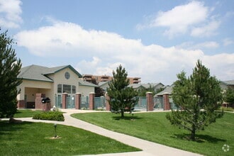Building Photo - 530 Mohawk Dr