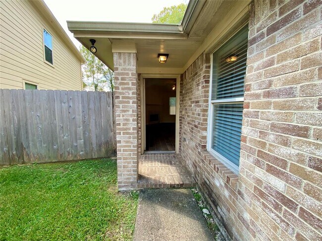 Foto del edificio - 5005 Deer Path Dr